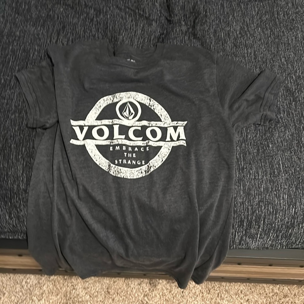 men’s shirt